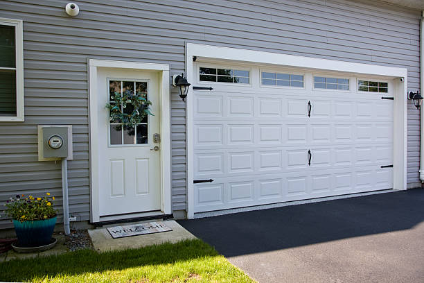 24/7 Emergency Garage Door Panel Replacement experts in Newton County County, MS